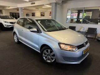 Volkswagen Polo 1.4-16V AUTOMAAT*NAP*NAVI*velgen (bj 2010)