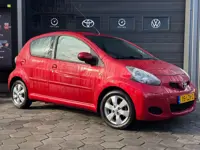 Toyota Aygo 1.0-12V Aspiration Red - 1e Eigenaar - Airco - 5 Deurs - Lage km N.a.p -