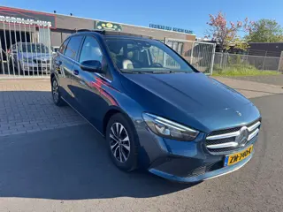 Mercedes-Benz B-klasse 180d AUTOMAAT AMG-PAKKET XENON/PANO/CLIMA