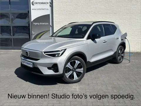 Volvo XC40 Recharge Ultimate 70 kWh | Zwenkbare trekhaak | Panorama dak | Adaptieve cruise | Harman 