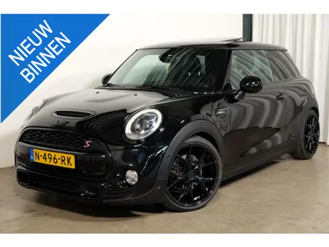 Mini Mini 2.0 Cooper S Chili Camden Digi Dash  pano  navi + carplay