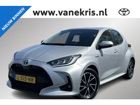 Toyota Yaris 1.5 Hybrid Dynamic, Parkeersensoren , Navigatie, Dealer onderhouden!
