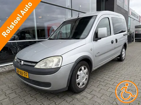 Opel Combo Tour 2+1 Rolstoelauto 1.6 Comfort (Mooie ruime rolstoelauto voor een kleine prijs!)