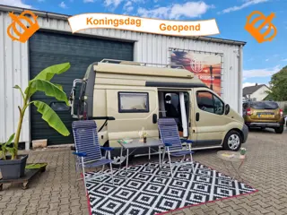 Pössl VIVARO 1.9DTI 2.9T L2H2 fabrieksafwerking 4 gordels Buscamper .   .