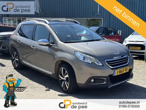 Peugeot 2008 1.2 PureTech Féline GARANTIE/CRUISE/CLIMA/BLUETOOTH/LICHTMETAAL/PANORAMADAK rijklaarpri