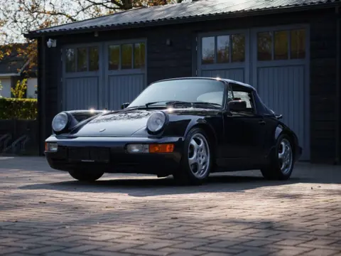 PORSCHE 964 Midnight Blue Metallic