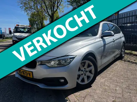 BMW 3-serie Touring 320d EDE Corporate Lease Essential (Trekhaak, Parkeersensoren, Lederen Bekleding