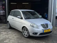 Lancia Ypsilon 1.4-16V Oro - Airco - Lage km - NEW APK! -