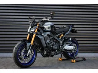 Yamaha Tour MT- 09 SP ABS 119PK 2025 / 2DKM / DEMO / COMPLETE DOCUMENTATIE / CUSTOM SC EXHAUST / QUI