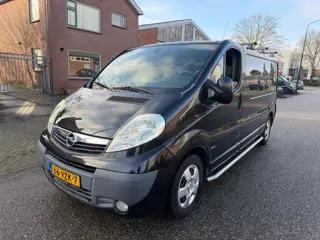 Opel Vivaro 2.5 CDTI L2H1 DC