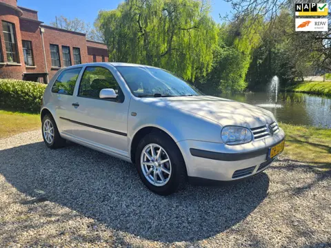 Volkswagen Golf 1.4-16V