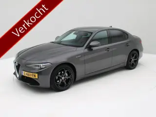 Alfa Romeo Giulia 2.0T Super 200pk Leder / Navi / Trekhaak / Origneel NL / 19''