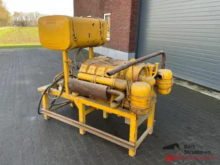 Deutz f8L413 luchtgekoelde V8 met hydrauliek pomp. BS2004