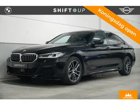 BMW 5-serie 530e xDrive M-Sport | Schuifdak | Harman Kardon | Head Up