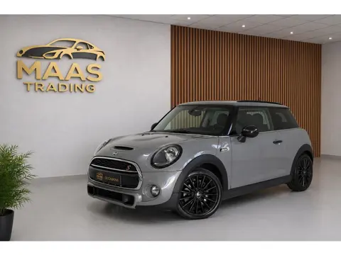 Mini Mini 2.0 Cooper S Automaat / Leder / JCW Stuurwiel