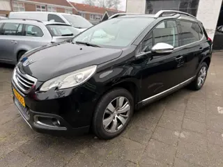 Peugeot 2008 1.2 VTi Allure Pack Premium Plus Panorama