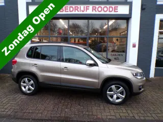 Volkswagen Tiguan 1.4 TSI Sport&Style ZEER MOOI,PANORAMADAK,PDC !!! ''ZONDAG OPEN''