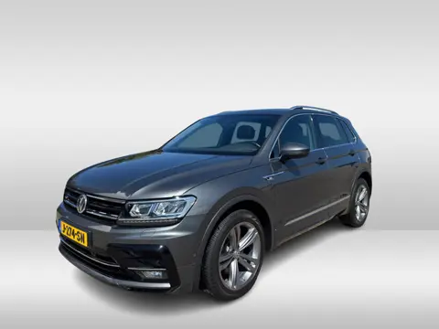 Volkswagen Tiguan 2.0 TSI 4Motion R-Line - Pano - Trekhaak - Navi - Camera - Stoelverwarming - Rijkl