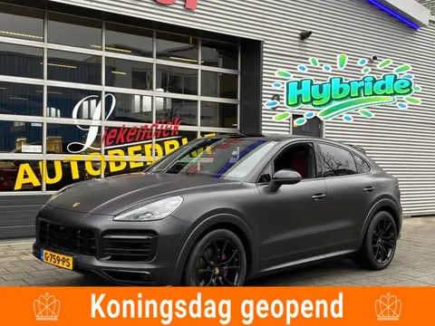 Porsche Cayenne Coupé 3.0 E-Hybrid 463PK - Matt Zwart I Panorama dak I Leer I Navigatie en nog veel 