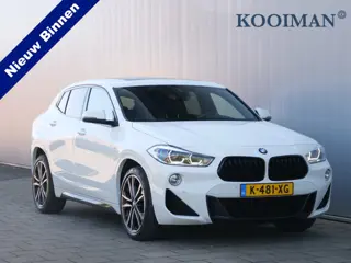 BMW X2 sDrive18i High Executive 141 Pk Automaat Navi / Pano-dak / M-Pakket / 19 inch / Stoelverwarmi
