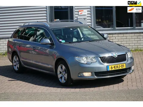 Skoda Superb Combi 1.4 TSI NIEUWE DISTR. KETTING, BAKOLIE VERVERST