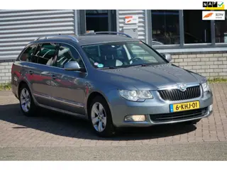 Skoda Superb Combi 1.4 TSI NIEUWE DISTR. KETTING, BAKOLIE VERVERST