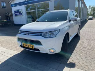 Mitsubishi Outlander 2.0 PHEV instyle