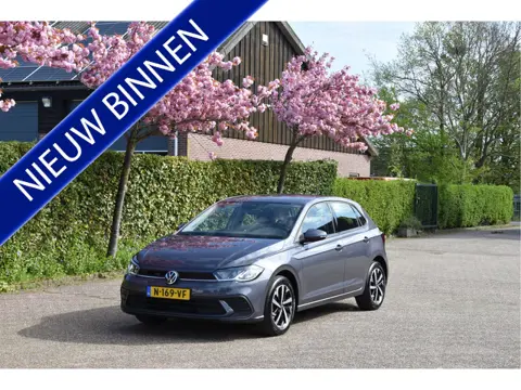 Volkswagen Polo 1.0 TSI Life Nw model NAP Carplay PDC virtueel LED 1e eigenaar