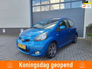 Toyota Aygo | 1.0-12V Dynamic Blue | Nieuwe koppeling | Airco | Navi | groot scherm |