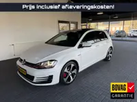 Volkswagen Golf 2.0 TSI GTI / Pano-dak / Bi-Xenon / Parelmoer-effect / DCC / ACC / Standkachel /
