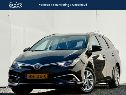 Toyota Auris Touring Sports 1.8 Hybrid Lease pro | 2015 |