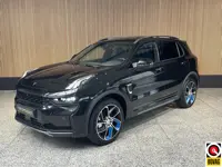 Lynk & Co 01 1.5 Zwart optiek  Zwarte hemel | Rol hoes | Schuif kantel dak