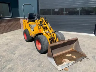 Knikmops 130 mini loader shovel (bj 2011)