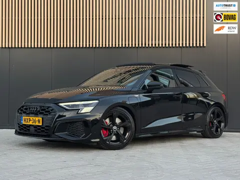 Audi A3 Sportback 45 TFSIe S edition Competition Maxton Matrix Pano