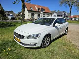 Volvo V60 2.0 D3 Momentum Export (bj 2016, automaat)