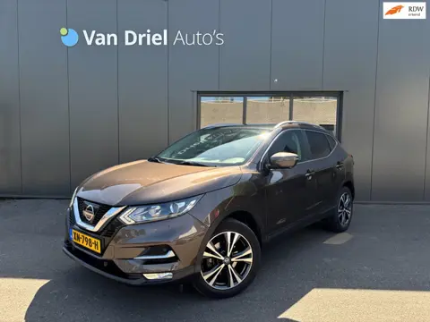 Nissan Qashqai 1.2 N-Connecta / Navigatie / Panoramadak / Trekhaak!