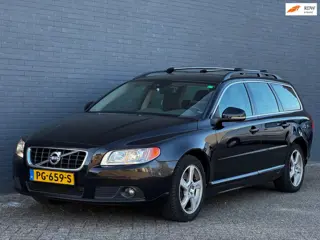 Volvo V70 2.0 T5|XENON|6BAK|NAVI|LEDER|PSENSOR|TREKHAAK|2XSLEUTELS|BOEKJES|TOPONDERHOUDEN