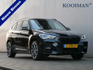 BMW X1 xDrive25e eDrive Edition 220 Pk Automaat M-Sport / Pano-dak / Leer / Camera / DAB / Apple Car