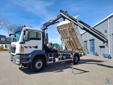 MAN TGS 18.360 / FASSI F135 REMOTED CRANE / TIPPER / BIG AXLE / FULL-STEEL / DRUM BRAKES / 211690 KM