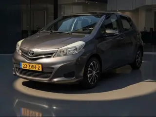 Toyota Yaris 1.0 VVT-i Aspiration-airco-1 jaar apk-camera-elek ramen-lm velgen-dealer onderhouden