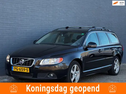 Volvo V70 2.0 T5|XENON|6BAK|NAVI|LEDER|PSENSOR|TREKHAAK|2XSLEUTELS|BOEKJES|TOPONDERHOUDEN