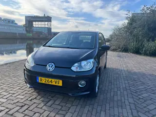 Volkswagen Up! 1.0 move up! BlueMotion 10 maanden apk! Stoelverwarming, airco, 2 sleutels met boekje