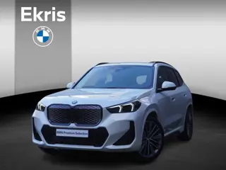 BMW iX1 xDrive30 M Sportpakket Pro | Trekhaak met elektrisch wegklapbare kogel | Driving Assistant P