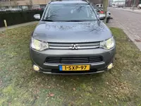 Mitsubishi Outlander 2.0 PHEV instyle Trekhaak schuifkantel dak dealer onderhouden zeer mooi zie fot