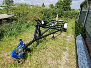 nette boottrailer (stalling + transport) – direct beschikbaar
