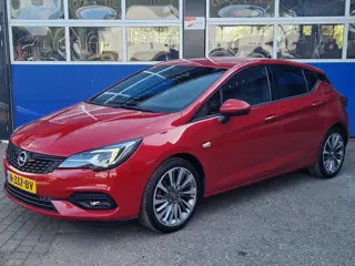 Opel Astra 1.2 Edition / Full Option / Keyless / Carplay / Camera / Zomer en winterset / Elektr. sto