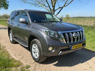 Toyota Land Cruiser 150 2.8 D-4D-F LX Window Van (bj 2017)