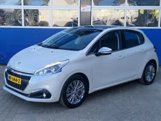 Peugeot 208 1.2 PureTech Allure / Panoramadak / Trekhaak / ECC / Carplay / Navigatie / Historie beke