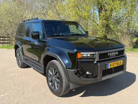 Toyota Land Cruiser 250 2.8 D-4D Standard Roof Window Van Professional