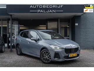 BMW 2-serie Active Tourer 218i, NAP, FABRIEKSGARANTIE, M-PAKKET, PANO, MEMORY, VOLL